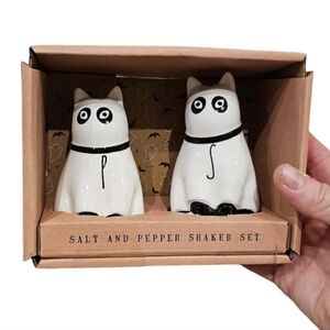 Rae Dunn Salt And Pepper Set